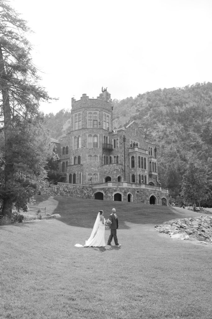 10 Colorado Venues That’ll Make You Feel Like You’re in Europe - Glen Eyrie Castle Wedding